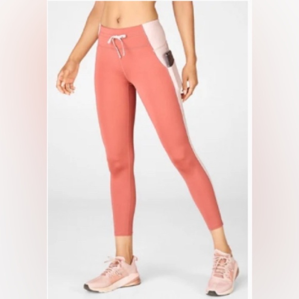 Fabletics mid-rise ultracool shine panel 7/8 leggings medium